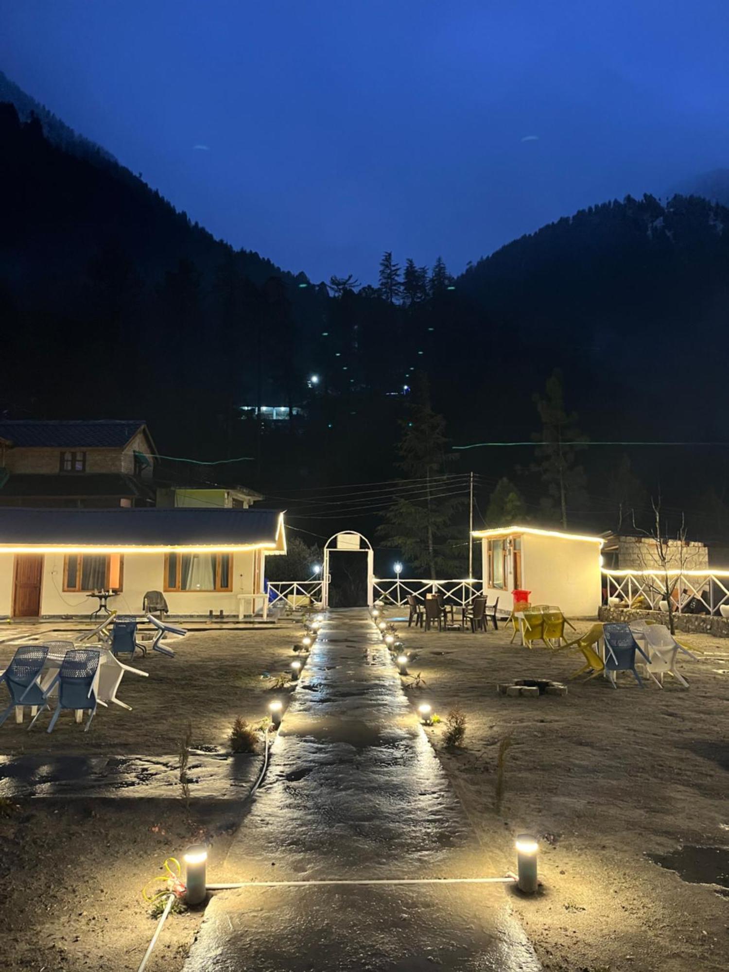 Hotel Adinova Kasol Exteriér fotografie